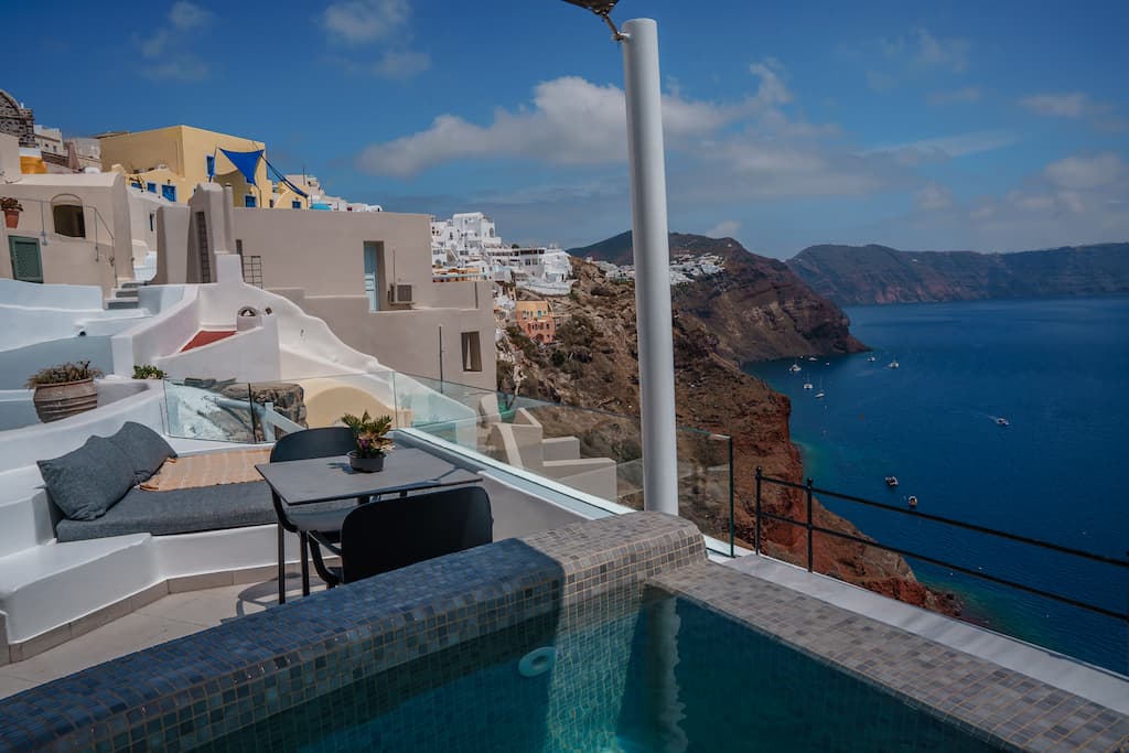 23 Epic Oia Hotels With Private Pools