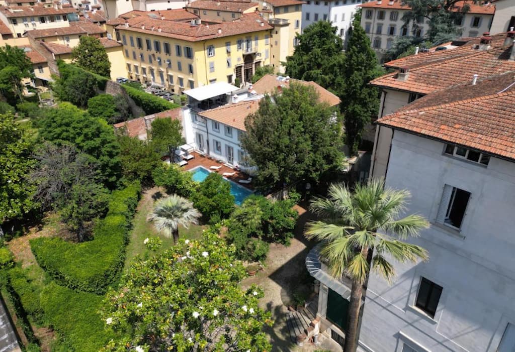 hotels in Florence with swimming pool